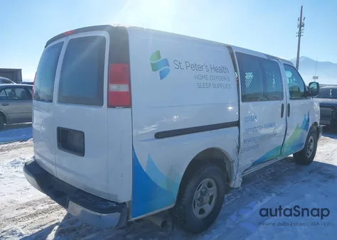 2007 Chevrolet Express Work Van из США, поврежденный, VIN 1GCFH15Z471118962